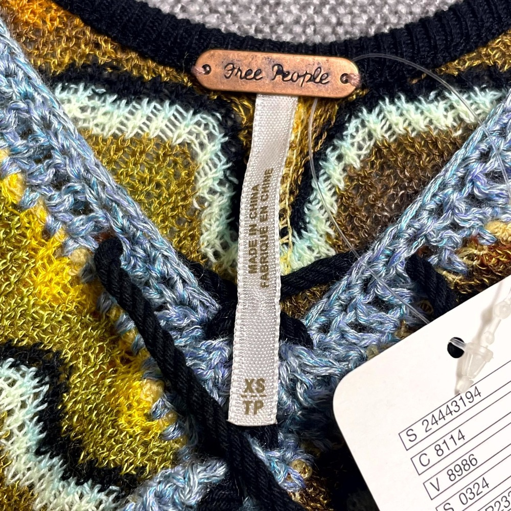 Free People Knit Camisole Top Womens XS Multicolor Zig Zag Striped Crochet Trim - Picture 7 of 11